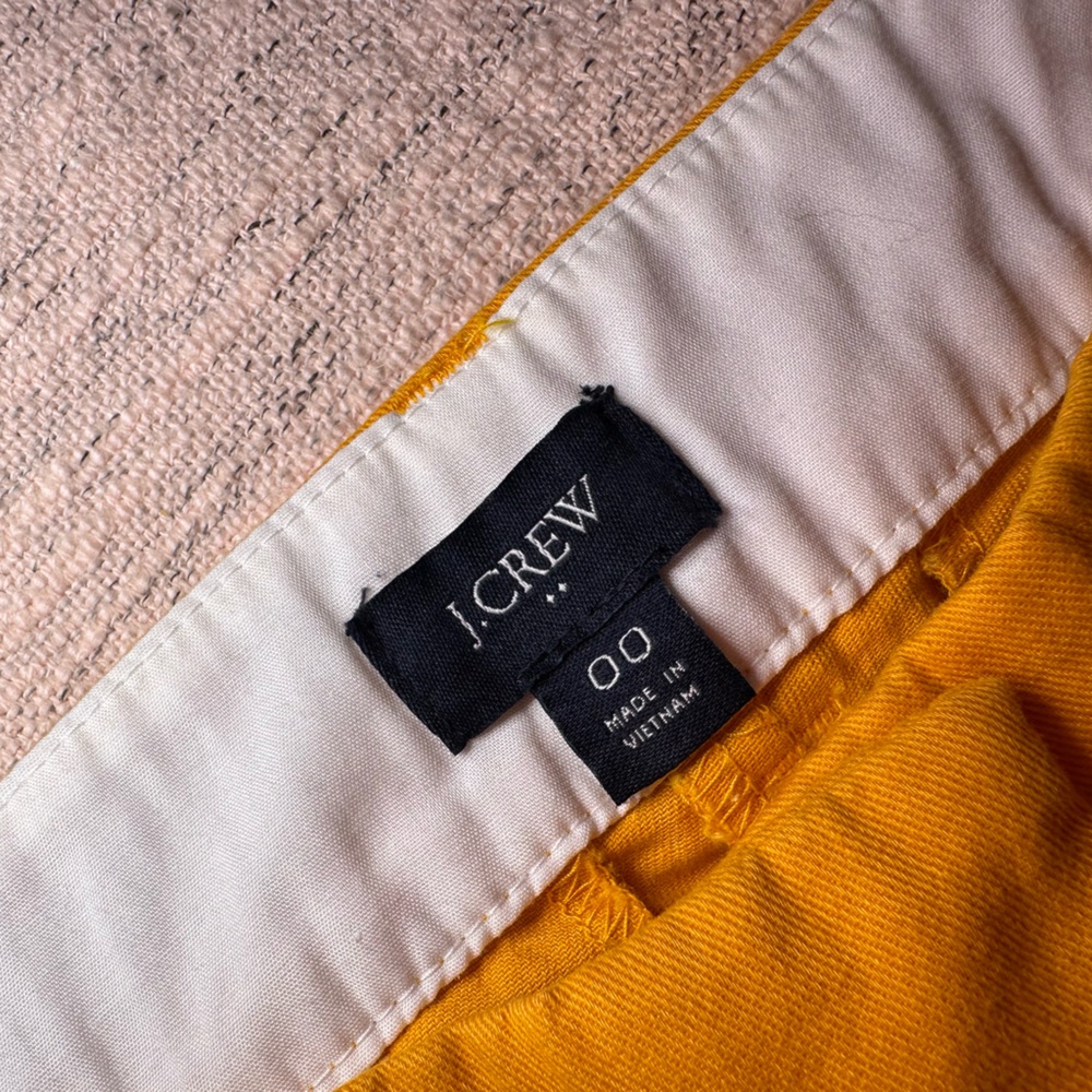 J. Crew Mercantile Women’s 3.5” Classic Chino - Picture 6 of 6